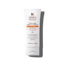 Бутилка от 30 мл Kiehl’s Ultra-Light Daily UV Defense на бял фон.