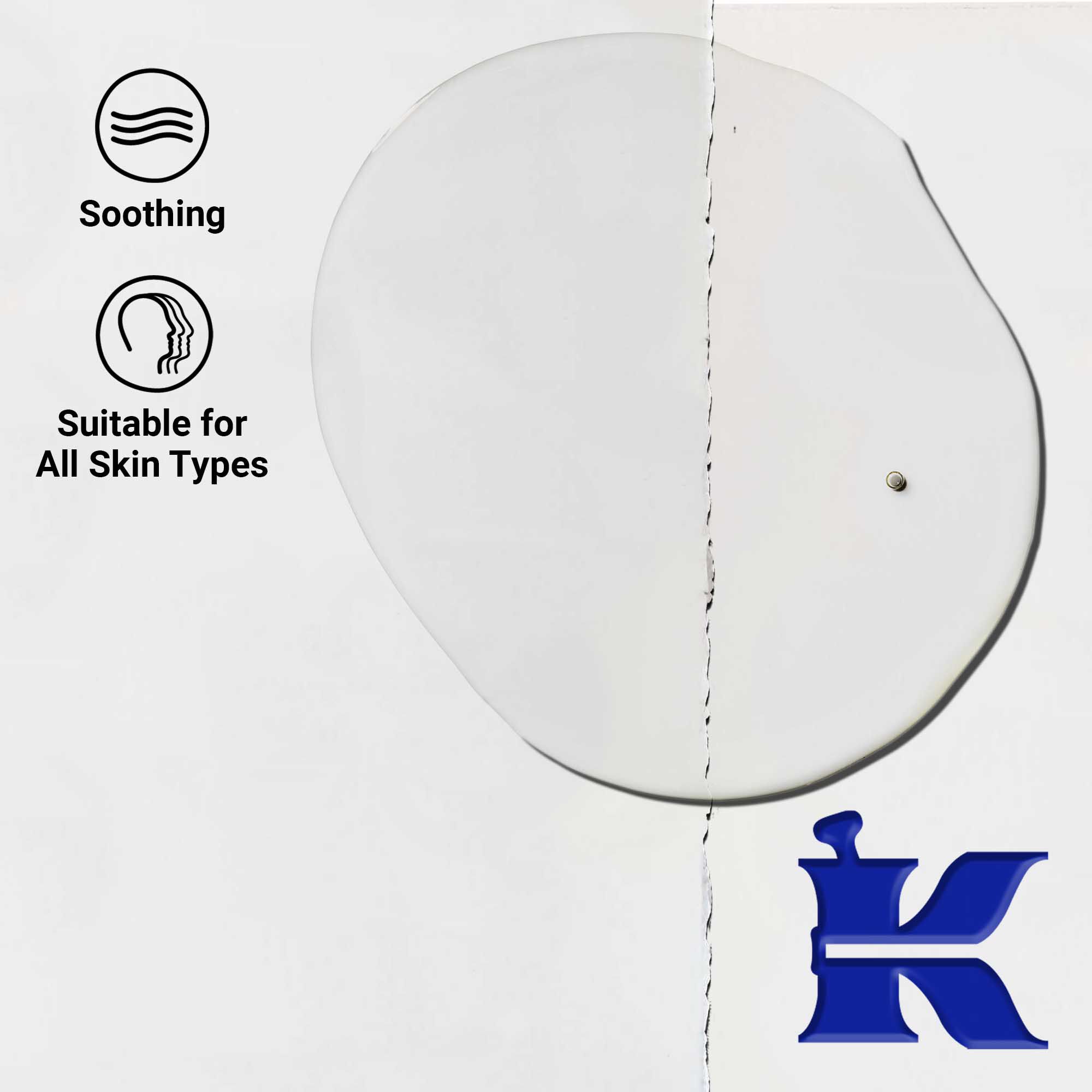 Близък план на натривка от текстурата на масло за лице Midnight Recovery Concentrate. Текстът подчертава способността му да изглажда и успокоява, както и пригодността му за всички типове кожа.