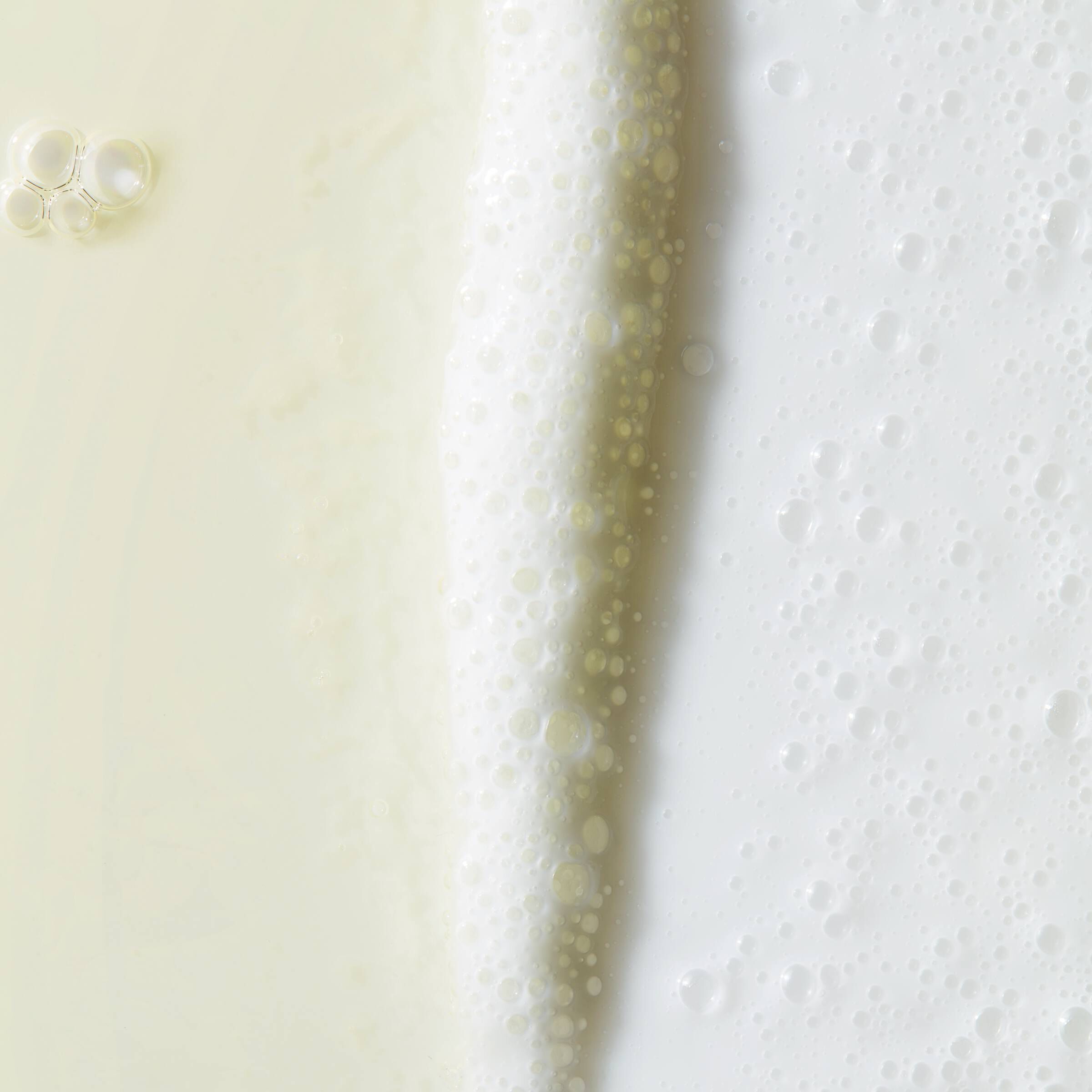 Creme de Corps Smoothing Oil-to-Foam Body Cleanser