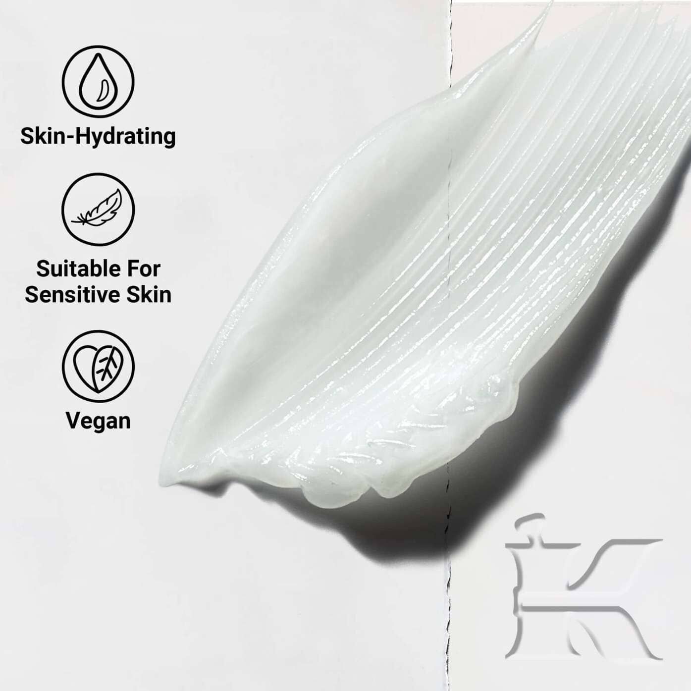 Близък план на натривка от текстурата на Lip Balm #1, показващ кремообразна, хидратираща формула, предназначена за овлажняване на устните.