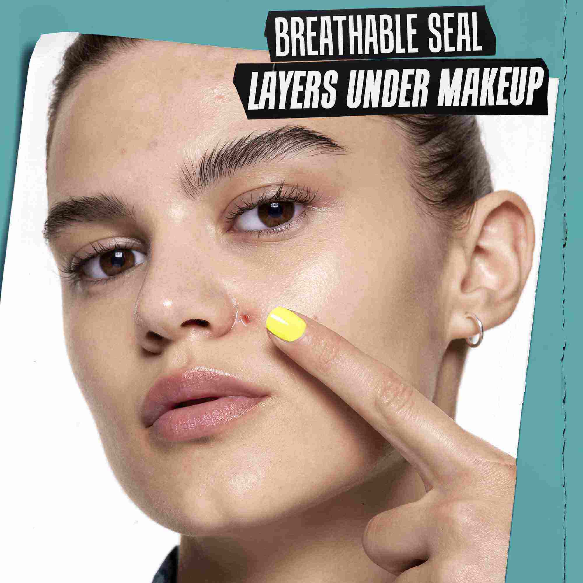 Truly-Targeted Blemish-Clearing Solution се нанася върху кожата.