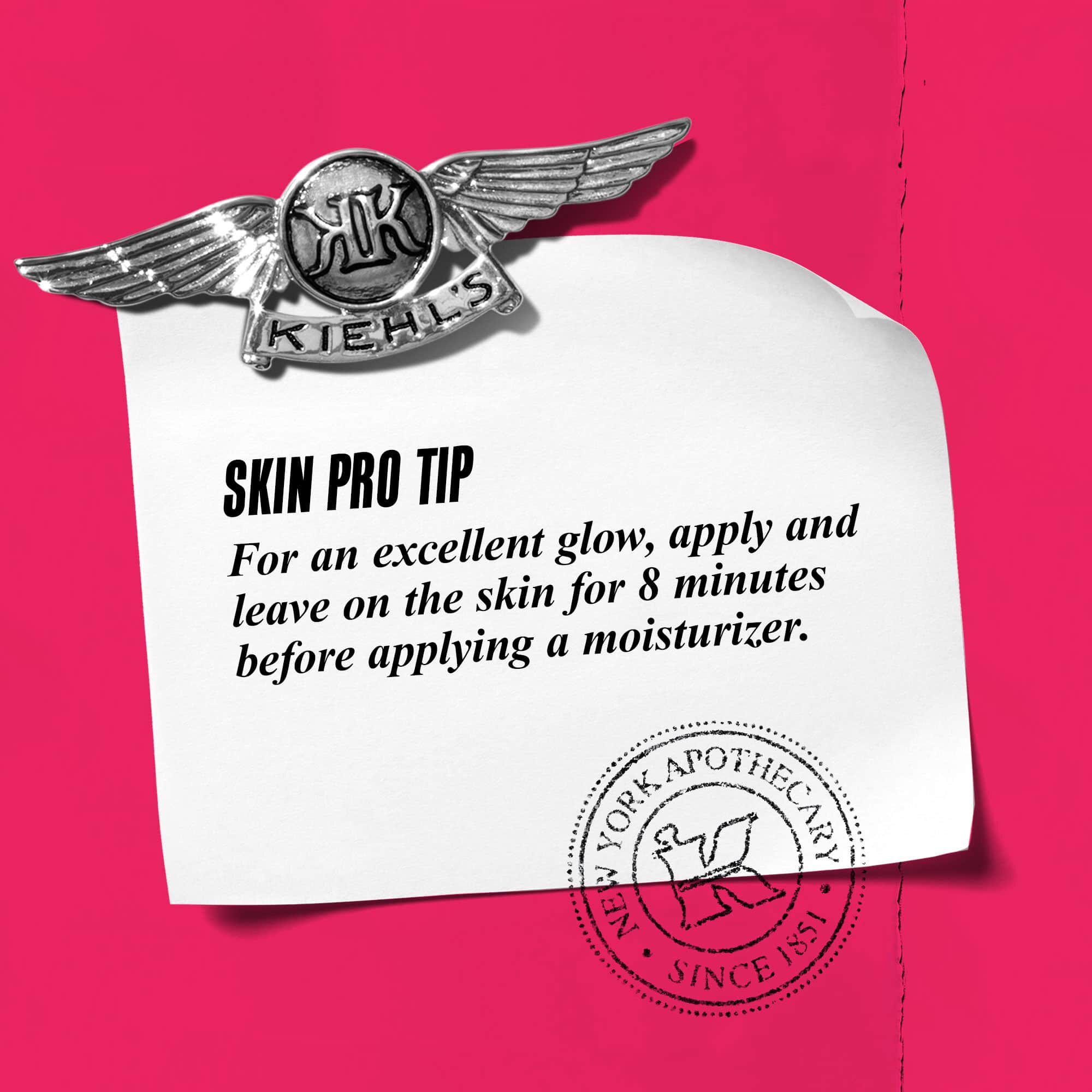 Графика с текст: „Професионален съвет: За отличен блясък нанесете и оставете върху кожата за 5 минути, преди да нанесете хидратант.“