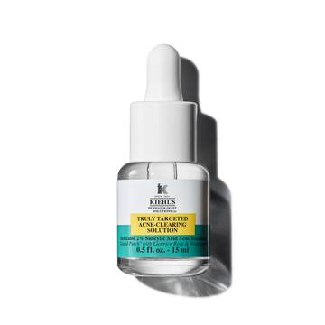 15 мл бутилка Truly-Targeted Blemish-Clearing Solution на Kiehl's на бял фон.