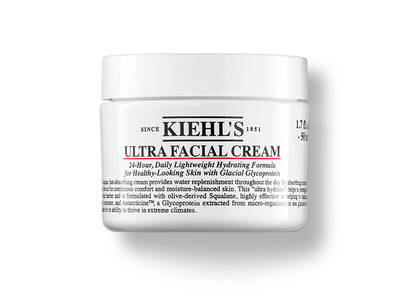 Крем за лице 'Ultra Facial' на Kiehl's в бял контейнер, осигурява хидратация за здрава и свежа кожа.