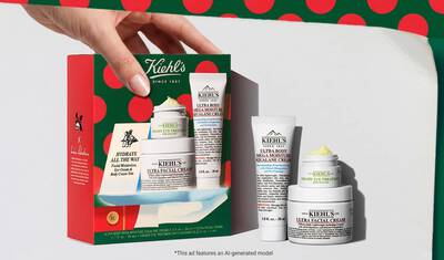 Празничен подаръчен комплект на Kiehl's, съдържащ Ultra Facial Cream, Ultra Body Mega Moisture Squalane Cream и Creamy Eye Treatment with Avocado, показан с ценови етикет.